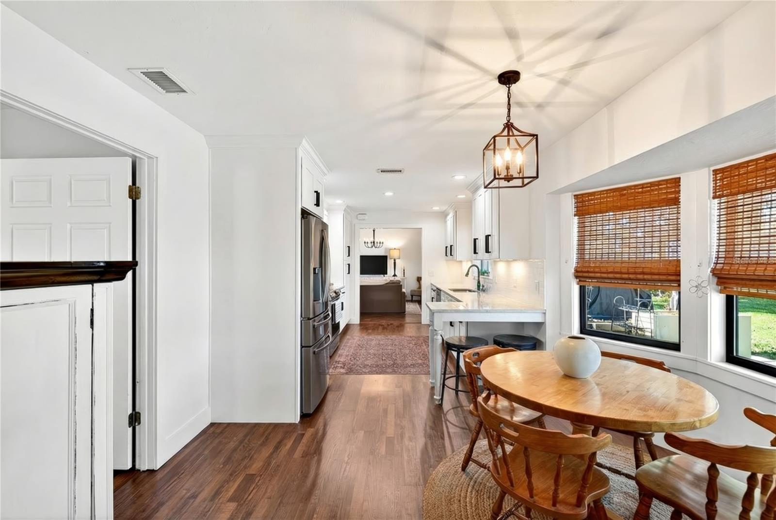 BORDERING OAKS - Residential