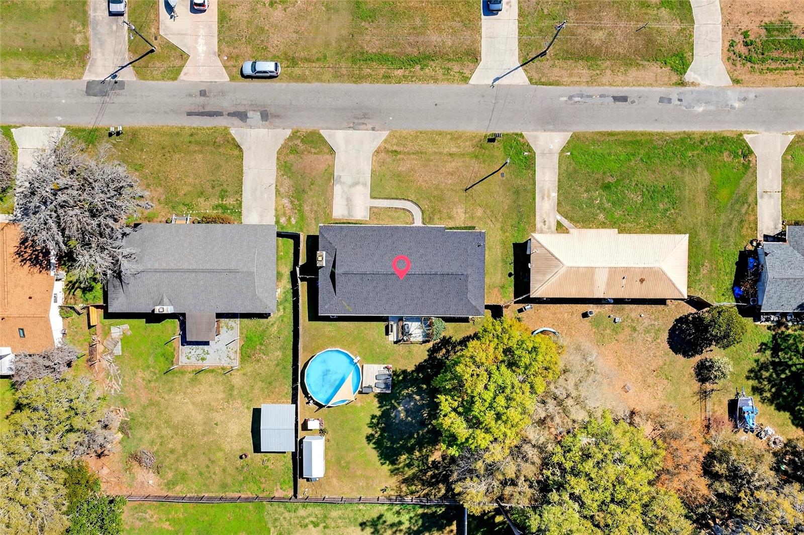 BORDERING OAKS - Residential