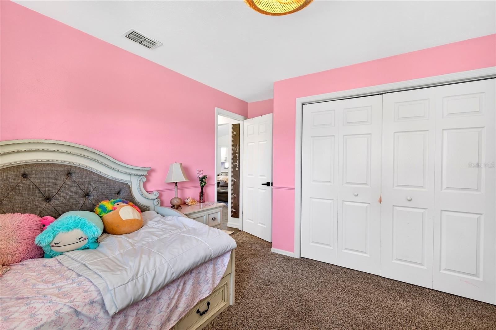 BORDERING OAKS - Residential