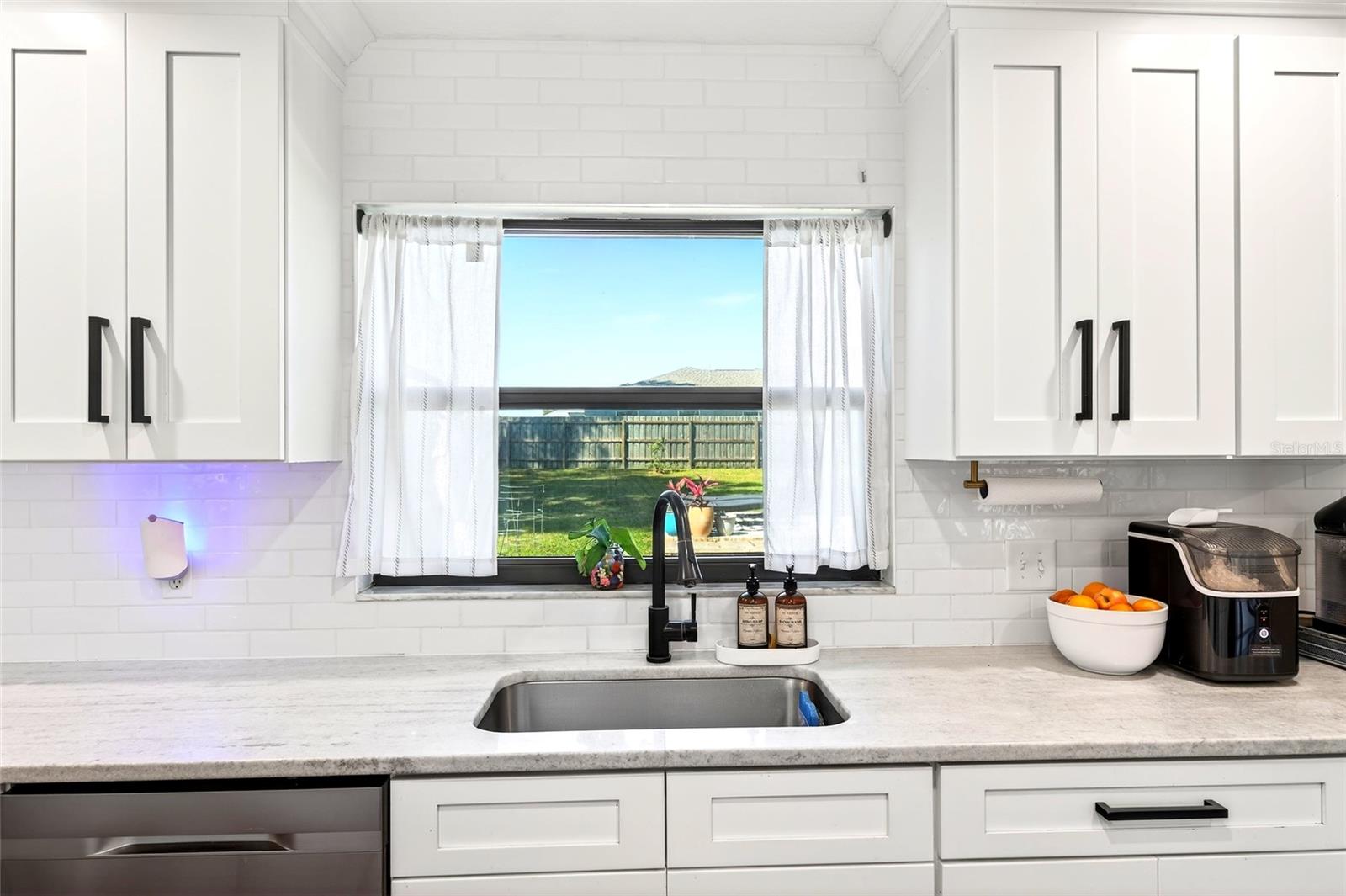 BORDERING OAKS - Residential