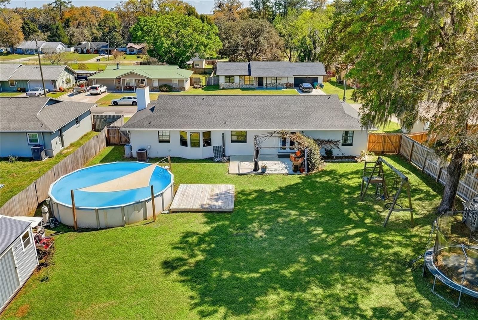 BORDERING OAKS - Residential