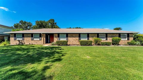 Photo of 5701 Stratford Lane, Lakeland, FL 33813 (MLS # L4955998) Photo of 5701 Stratford Lane, Lakeland, FL 33813 (MLS # L4955998)