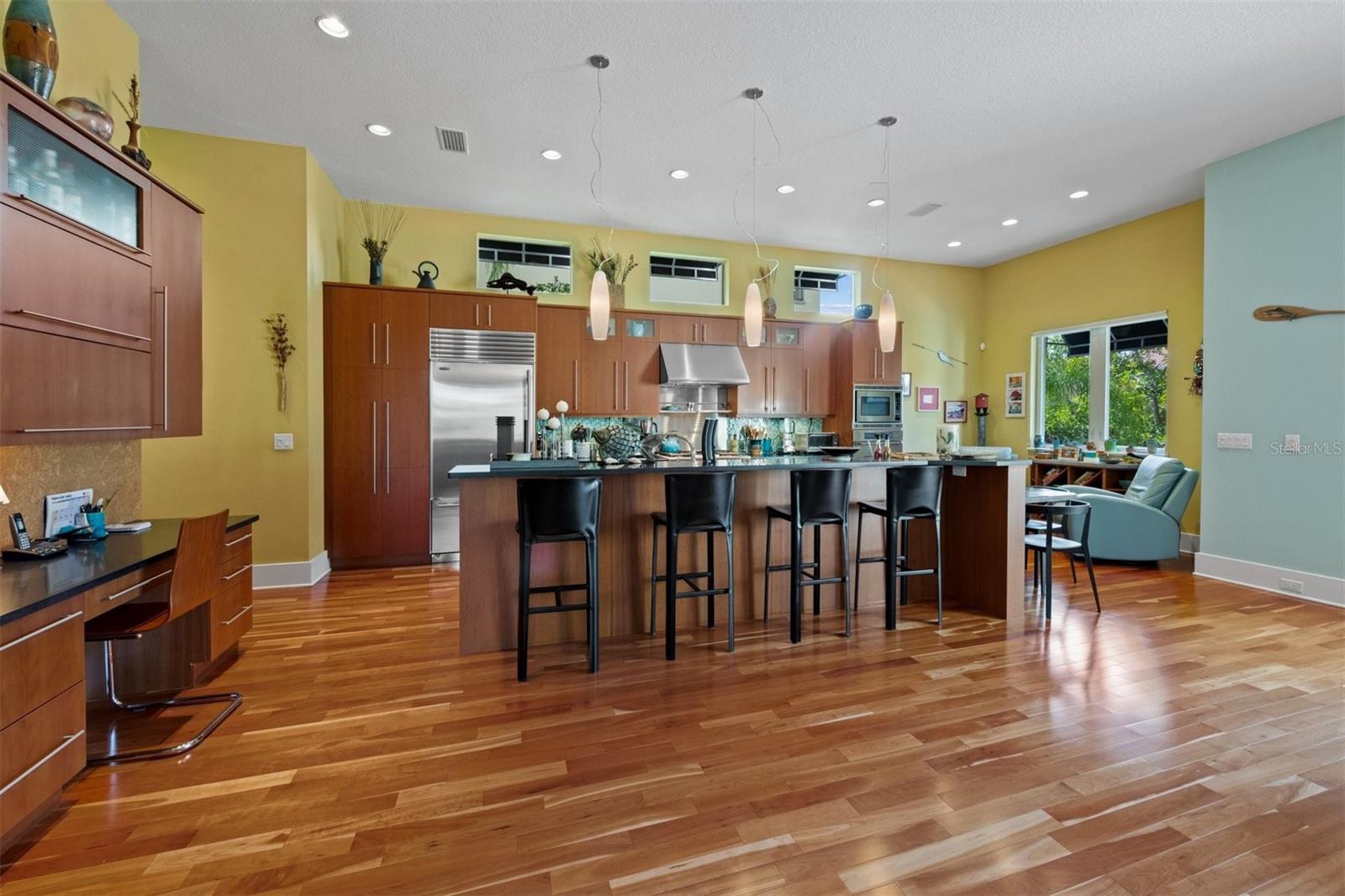 SIESTA BEACH - Residential