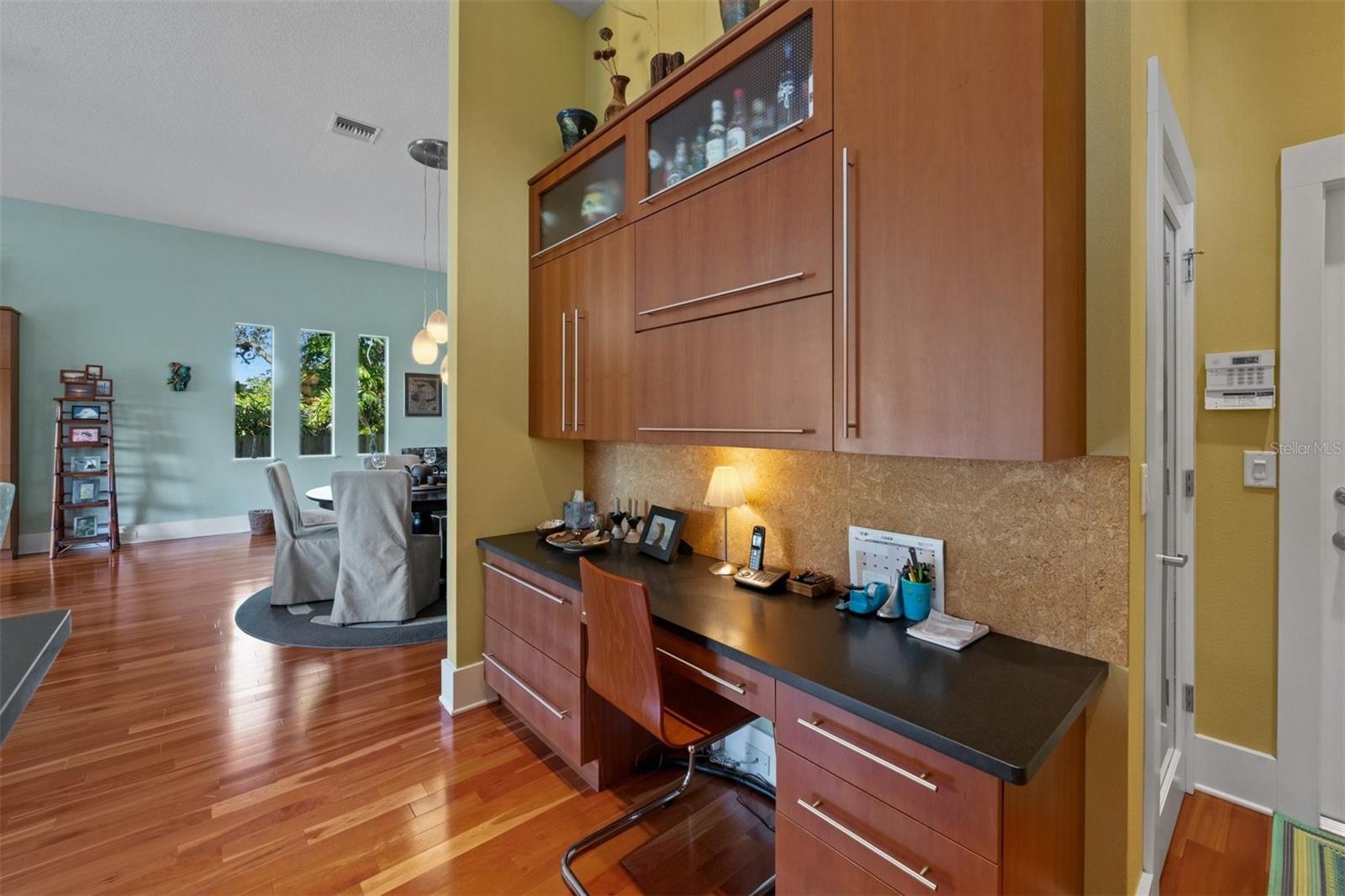 SIESTA BEACH - Residential