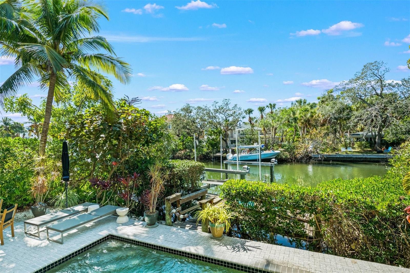 SIESTA BEACH - Residential