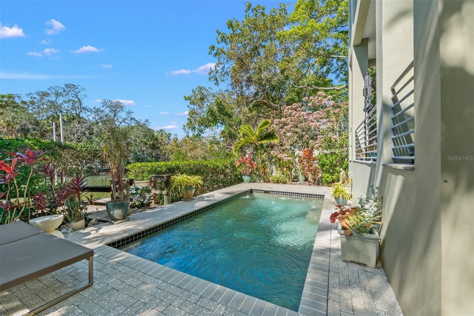 SIESTA BEACH - Residential