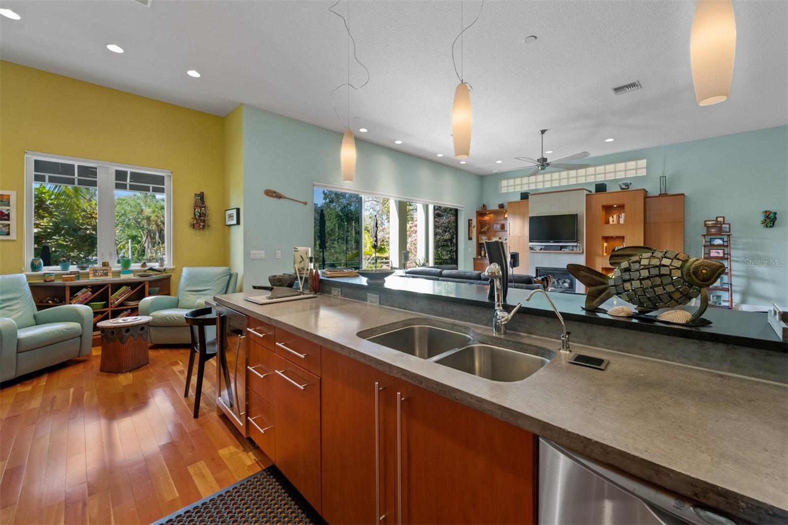 SIESTA BEACH - Residential