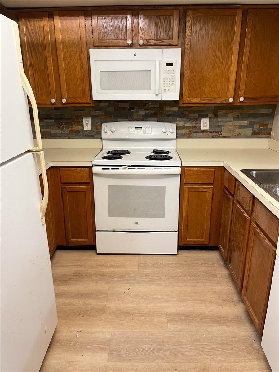 RIVER OAKS CONDO II - Residential