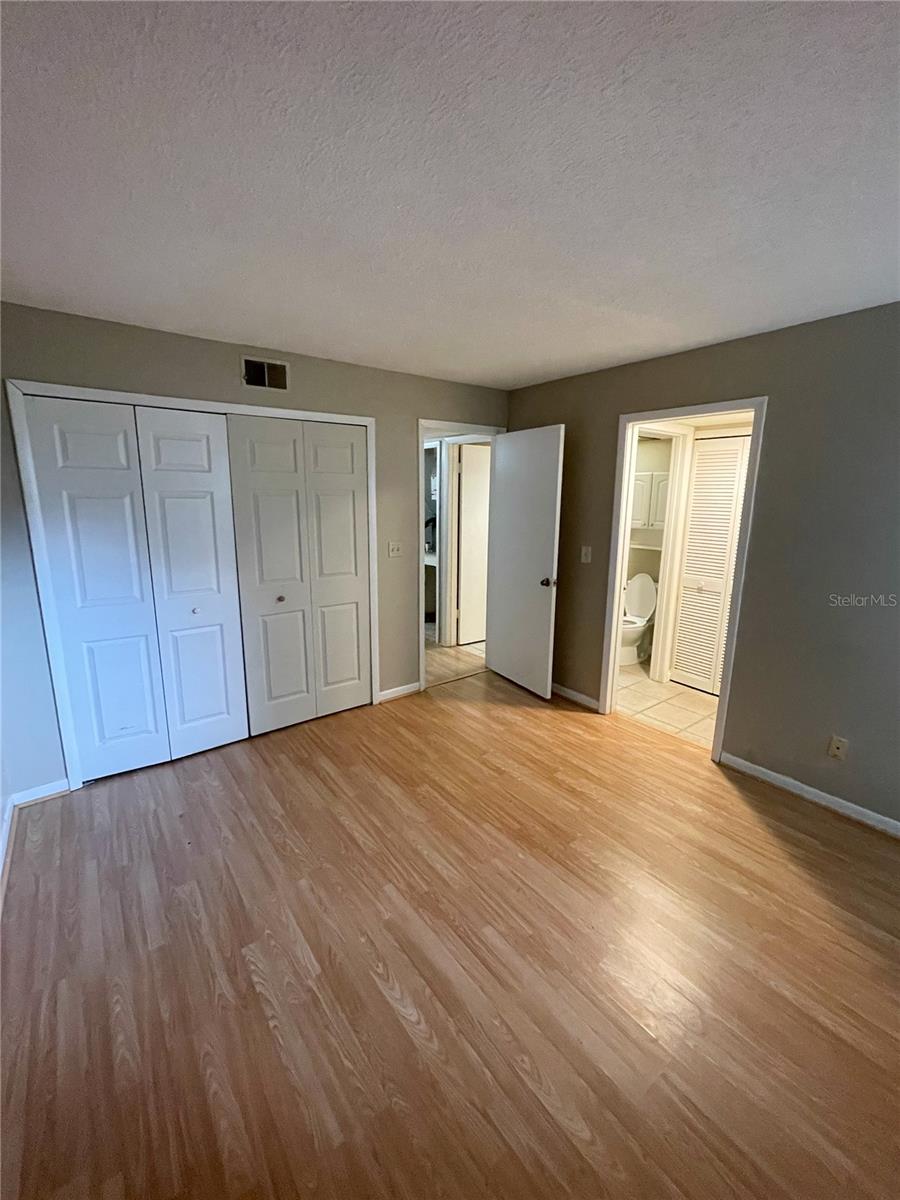 RIVER OAKS CONDO II - Residential