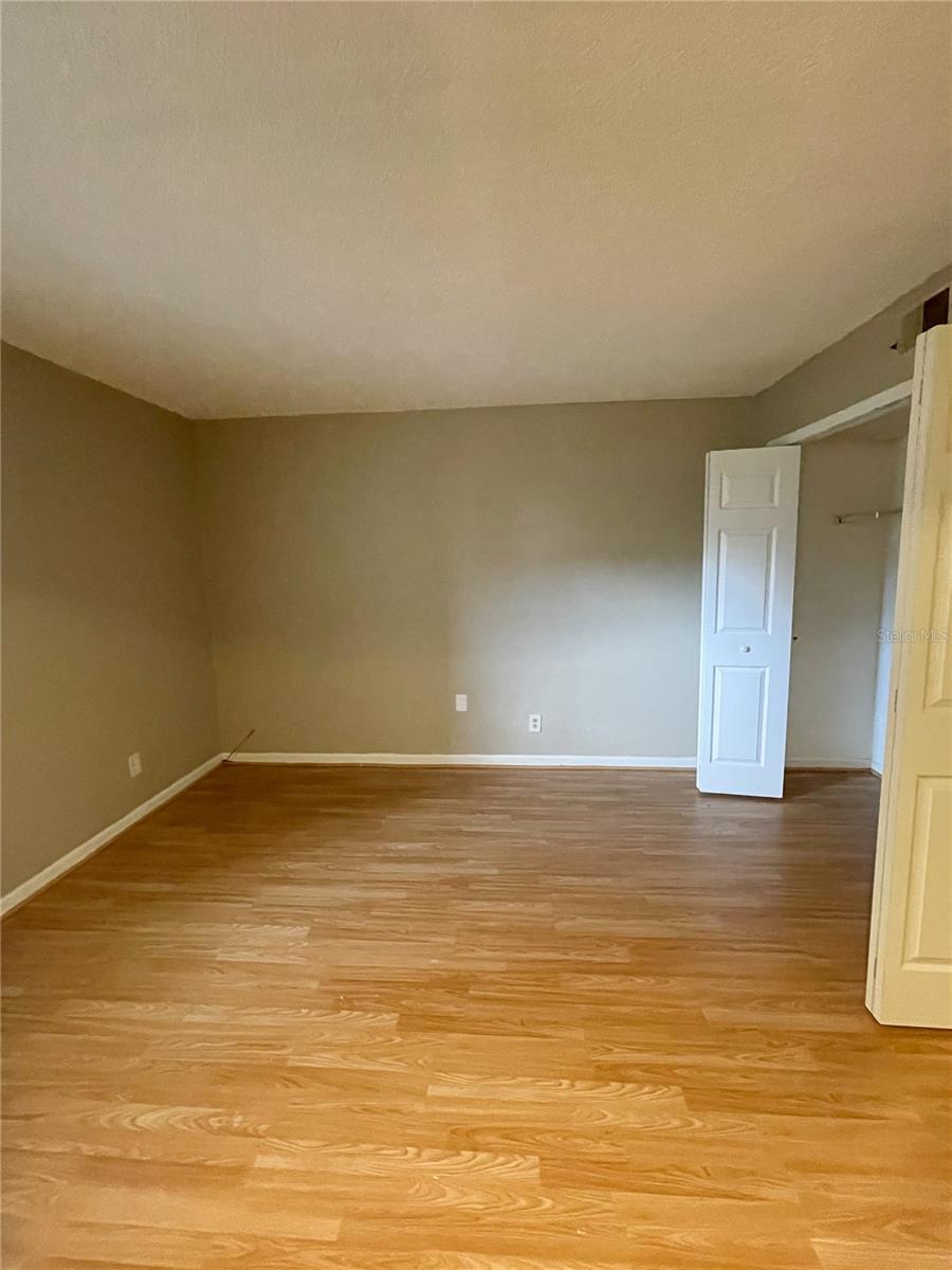 RIVER OAKS CONDO II - Residential