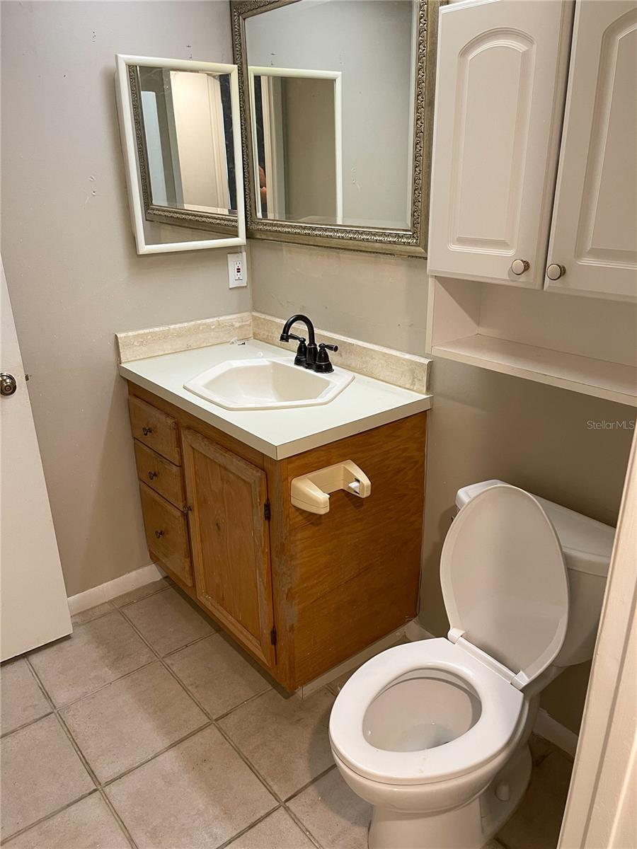 RIVER OAKS CONDO II - Residential