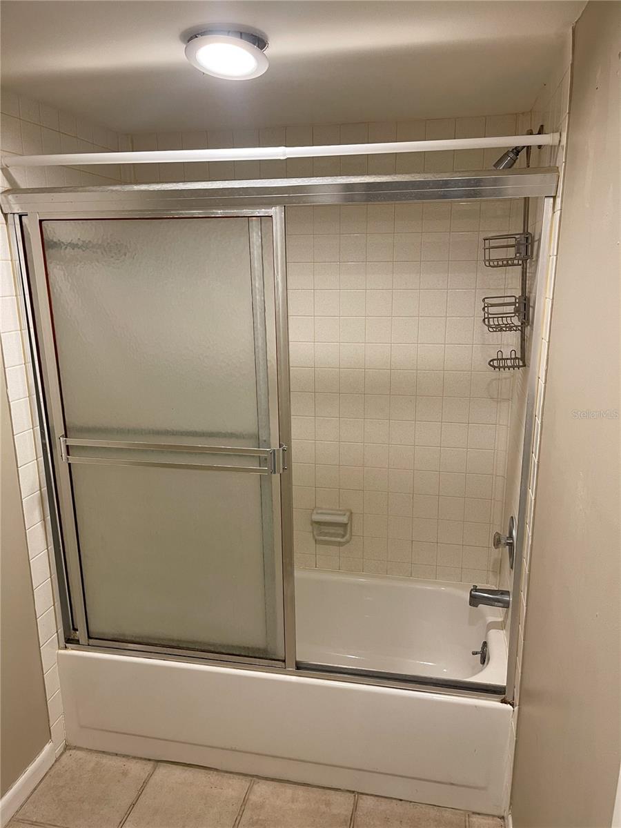 RIVER OAKS CONDO II - Residential