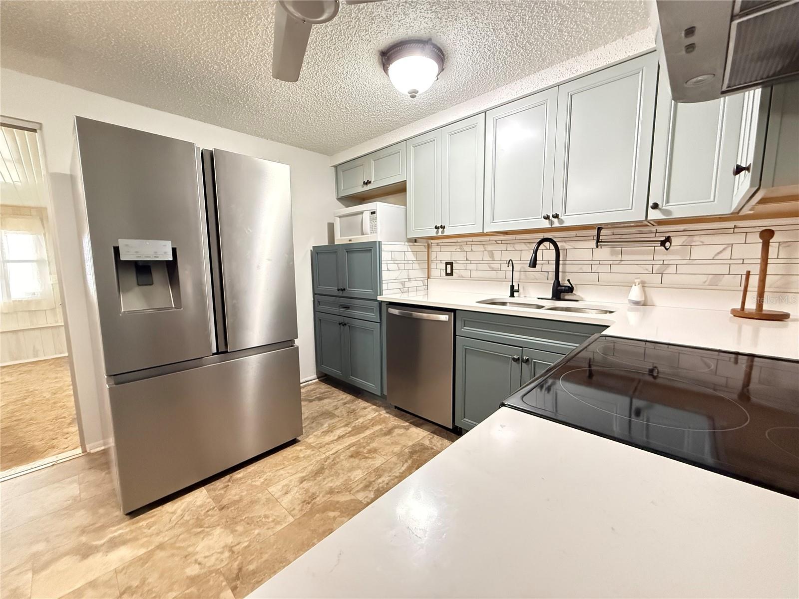 SUNSET ESTATES - Residential