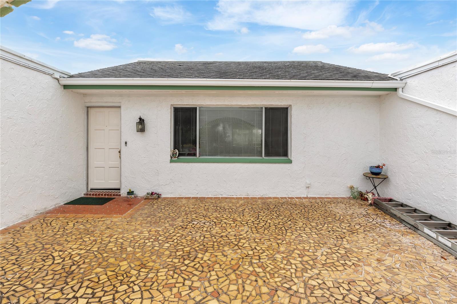 BEACON SQUARE - Residential