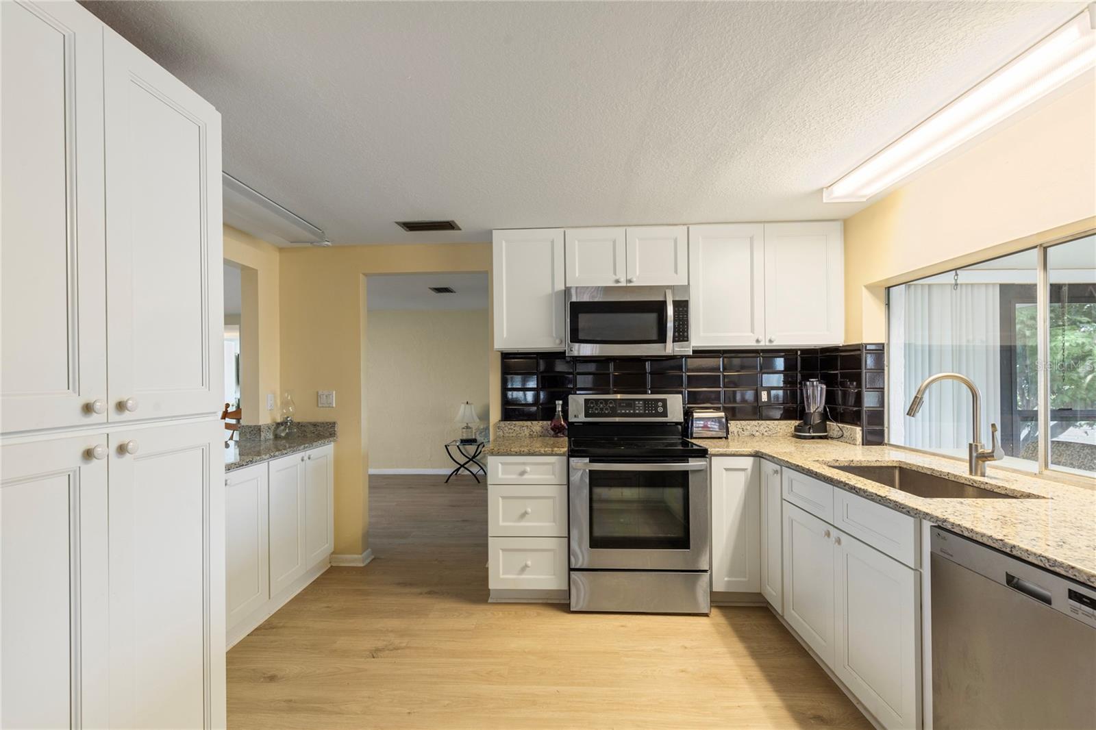 BEACON SQUARE - Residential