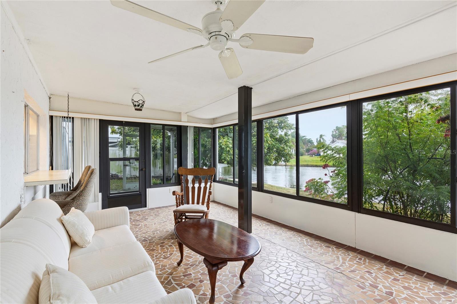 BEACON SQUARE - Residential