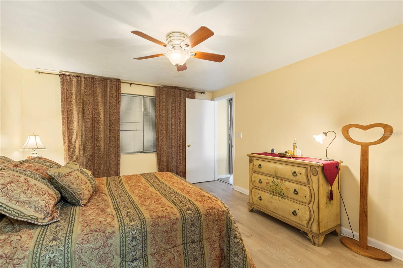 BEACON SQUARE - Residential