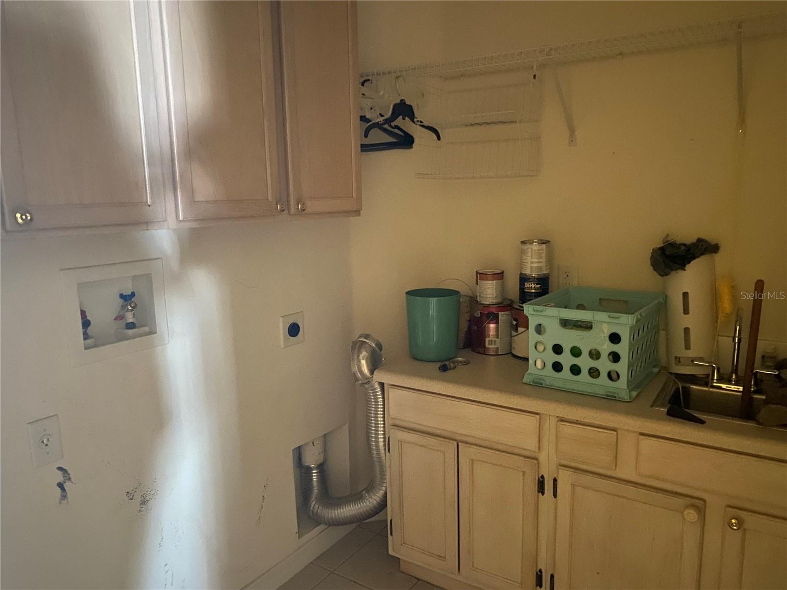 PHILLIPS OAKS - Residential