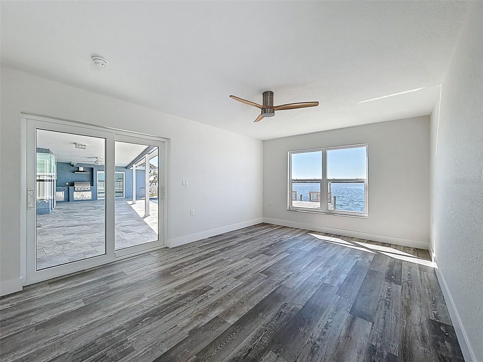 FLOR A MAR - Residential