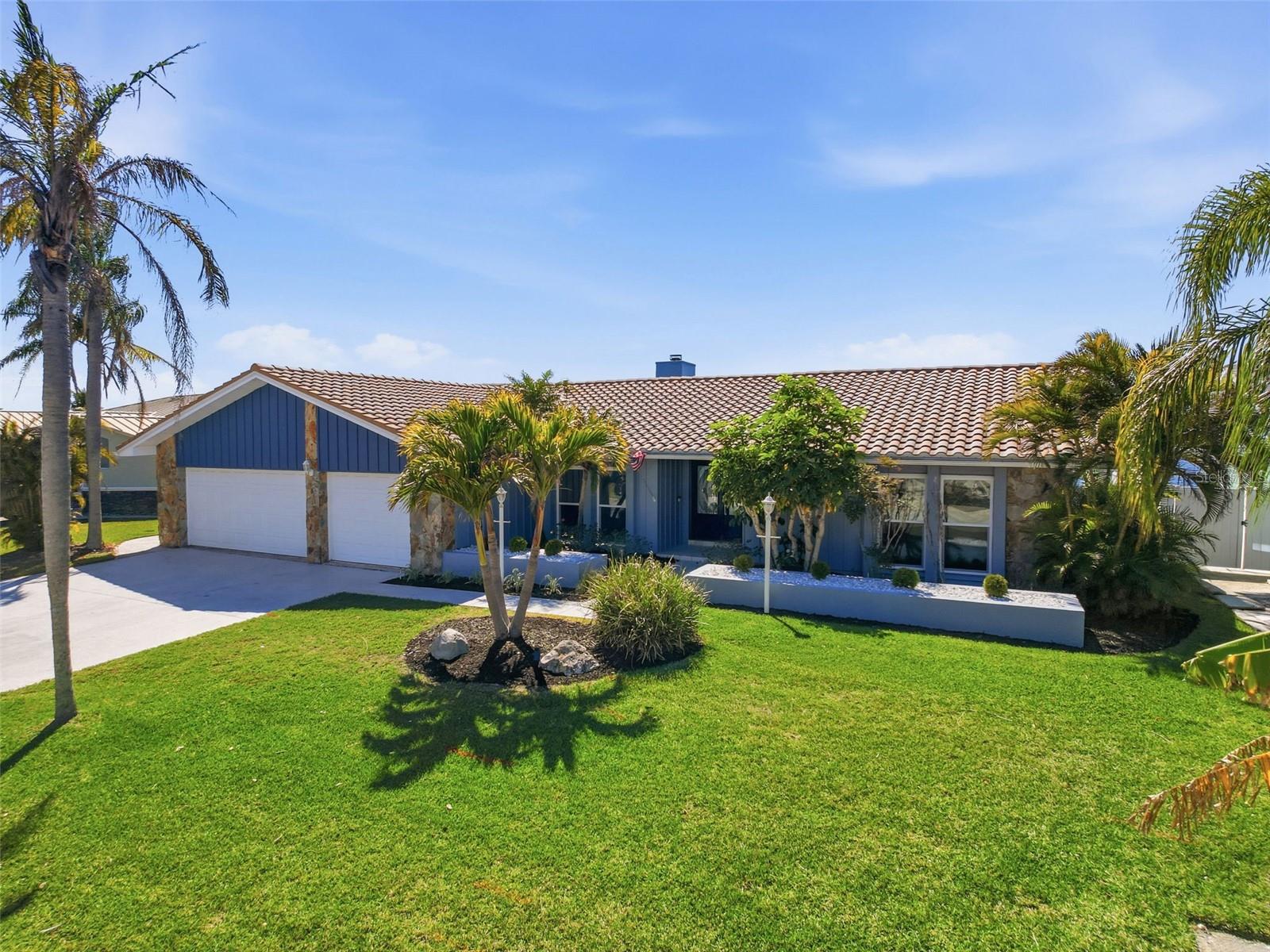 FLOR A MAR - Residential