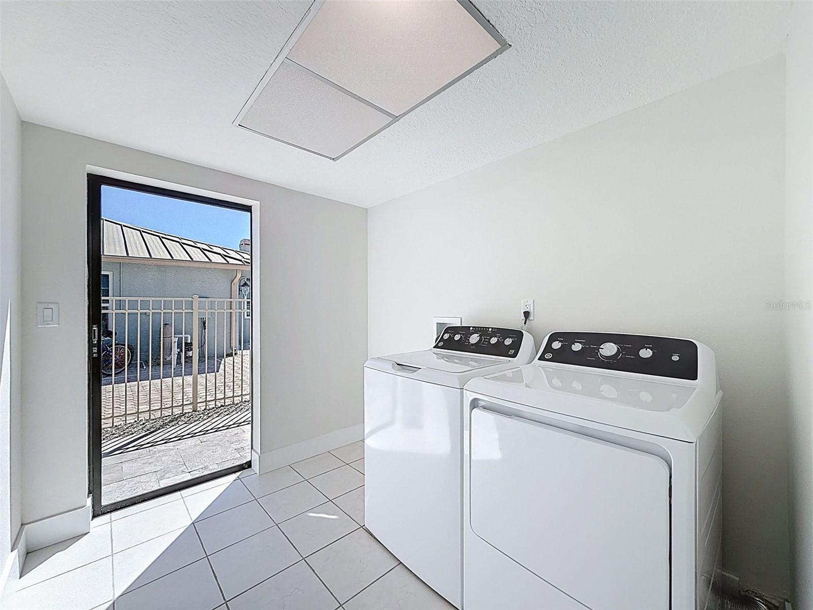 FLOR A MAR - Residential