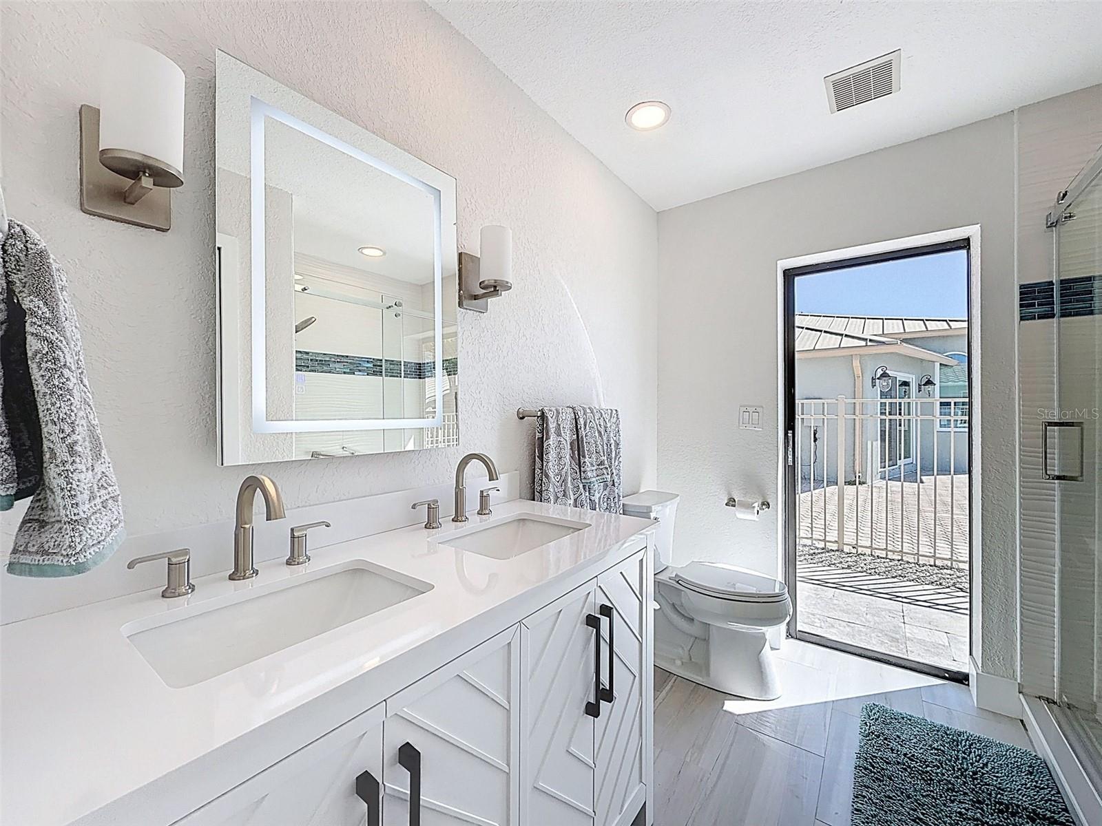 FLOR A MAR - Residential