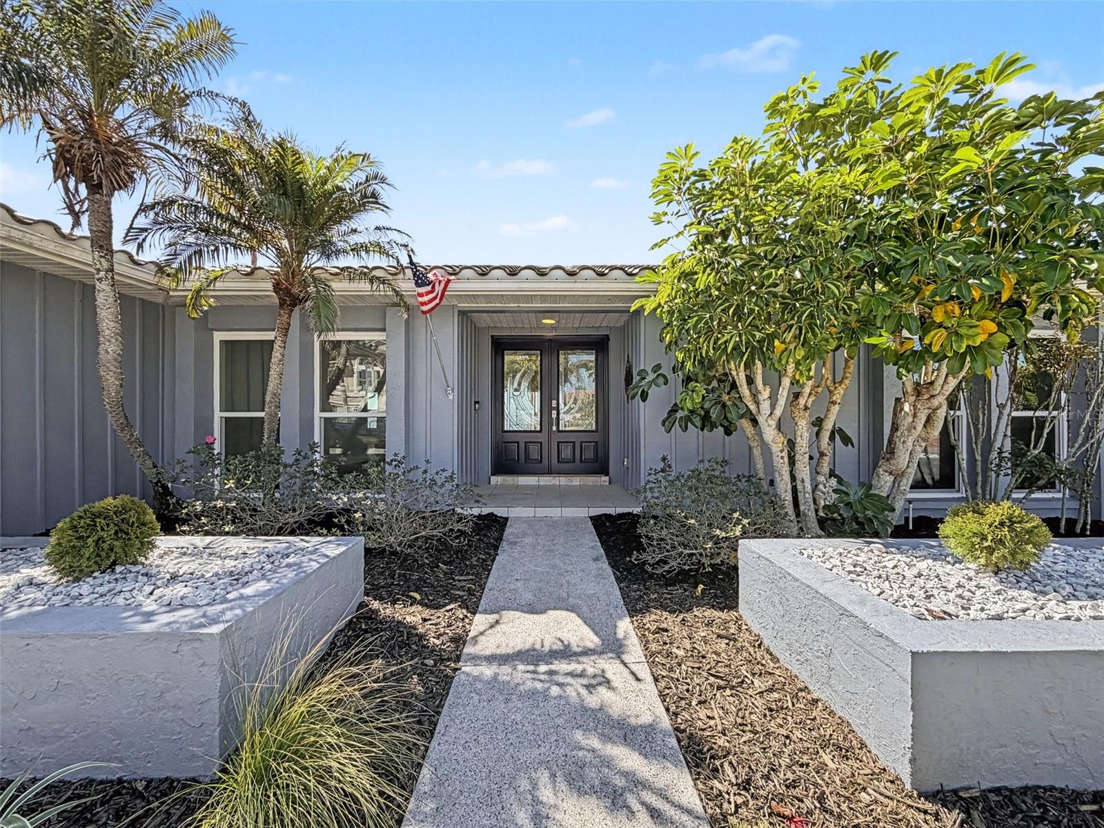 FLOR A MAR - Residential