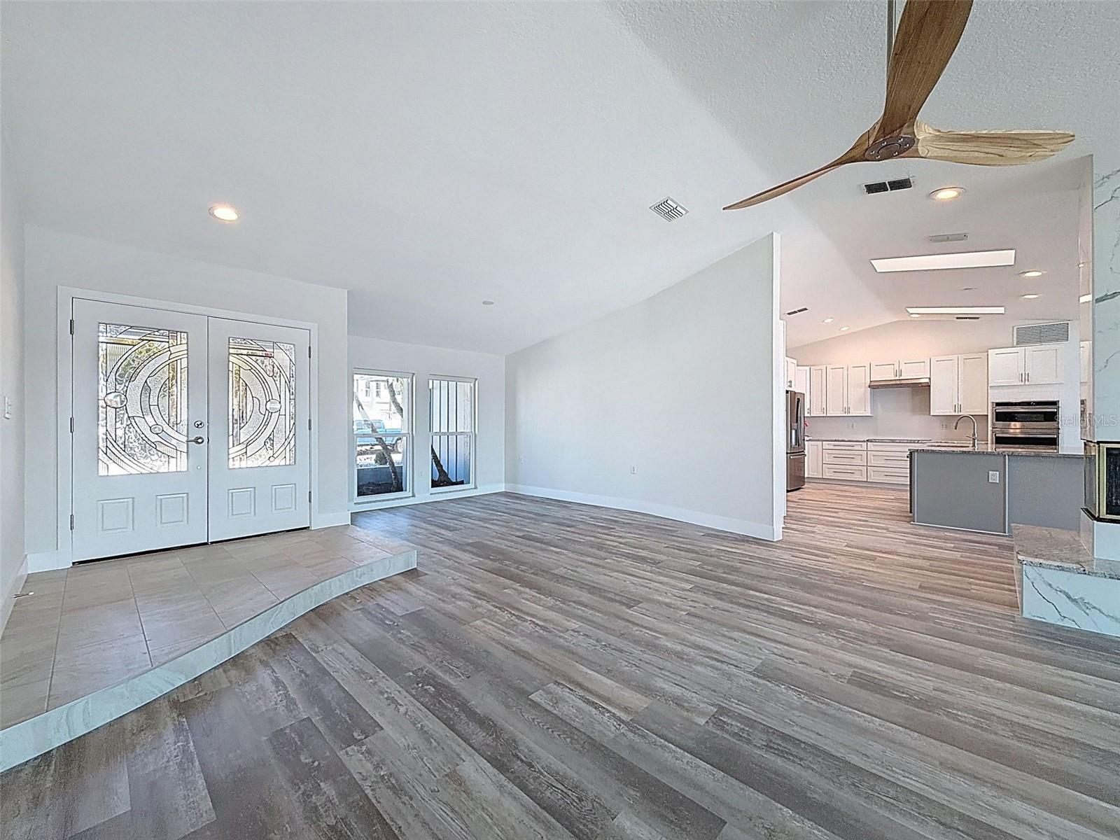 FLOR A MAR - Residential