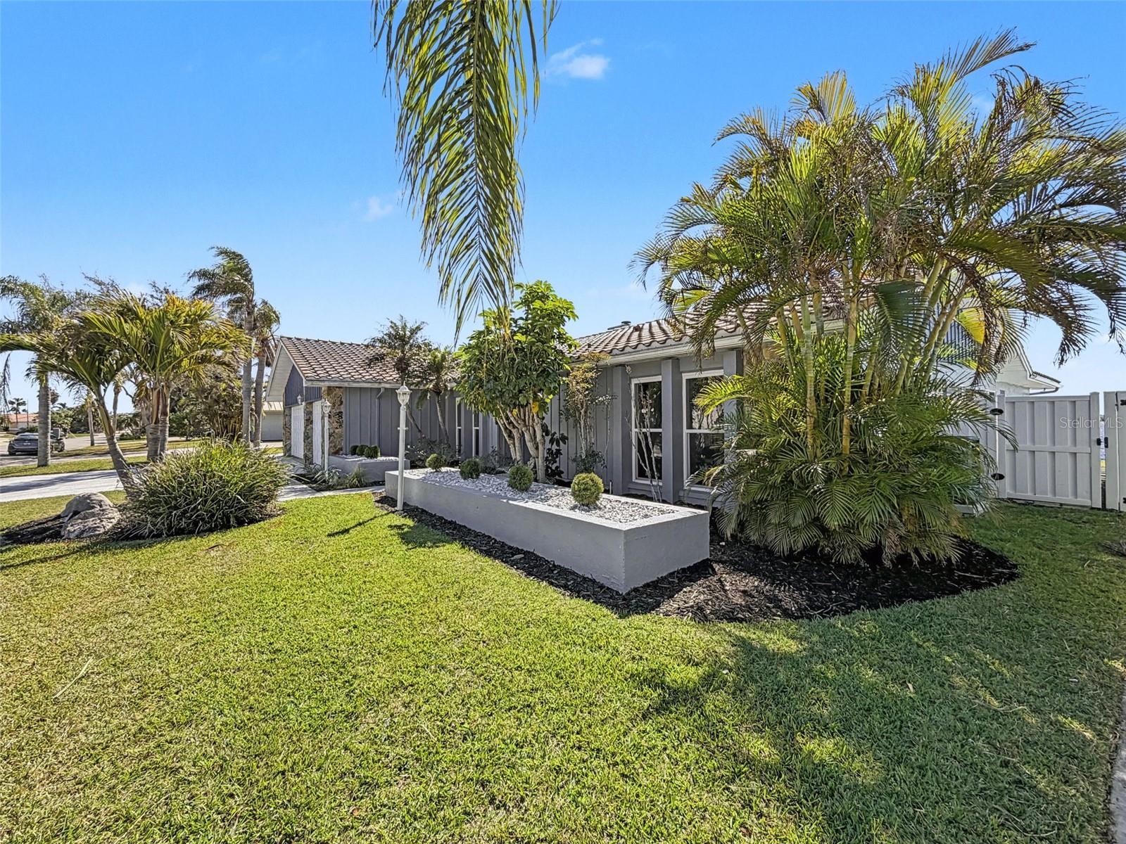 4936 SOUTHSHORE DRIVE