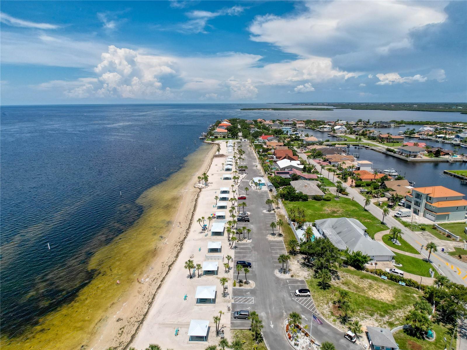 FLOR A MAR - Residential