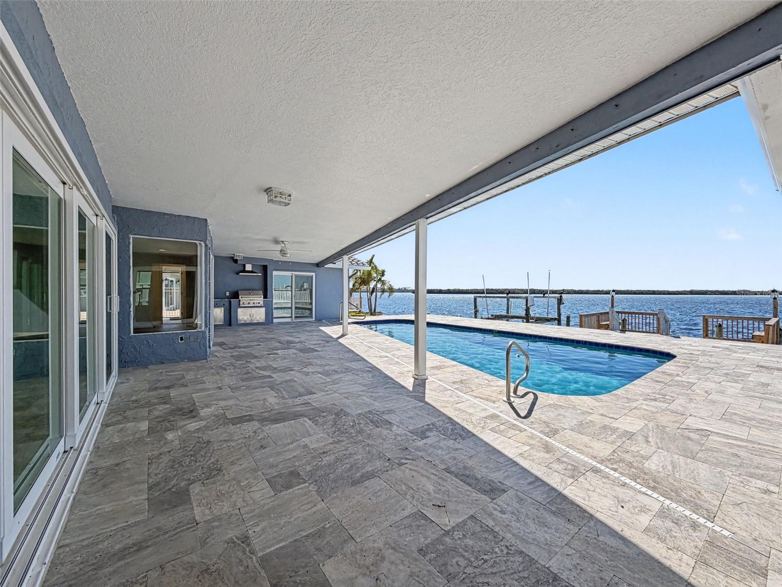 FLOR A MAR - Residential