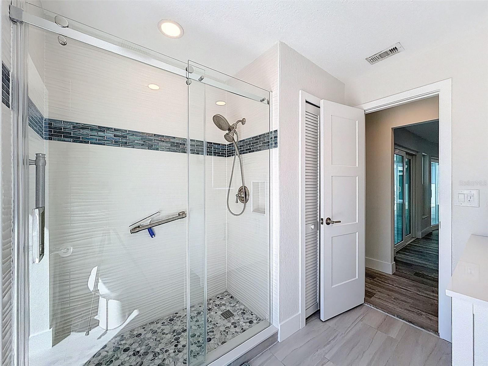 FLOR A MAR - Residential