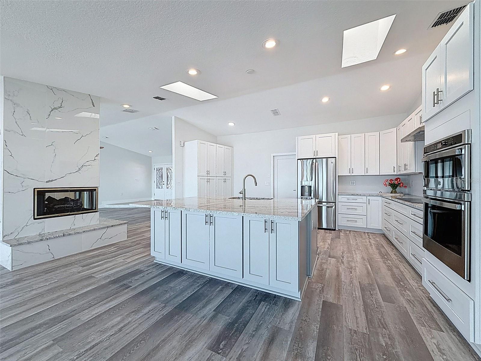 FLOR A MAR - Residential