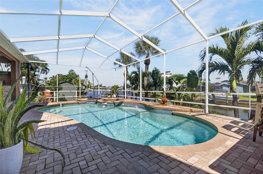 Photo of 761 Kingston Court, Apollo Beach, FL 33572 (MLS # TB8558284)