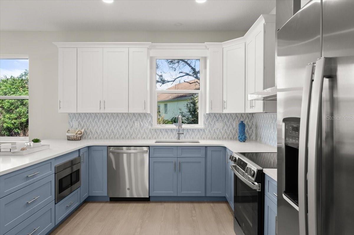 LIGHTHOUSE SHORES THRIFT - Residential