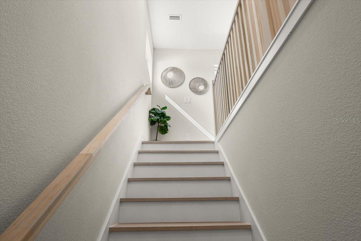 LIGHTHOUSE SHORES THRIFT - Residential