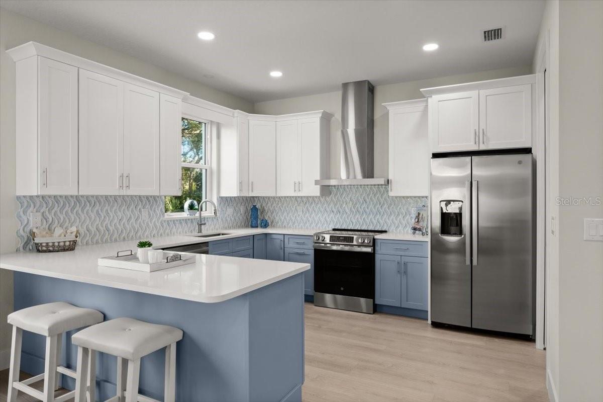 LIGHTHOUSE SHORES THRIFT - Residential