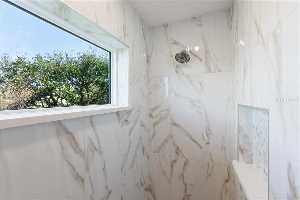 LIGHTHOUSE SHORES THRIFT - Residential