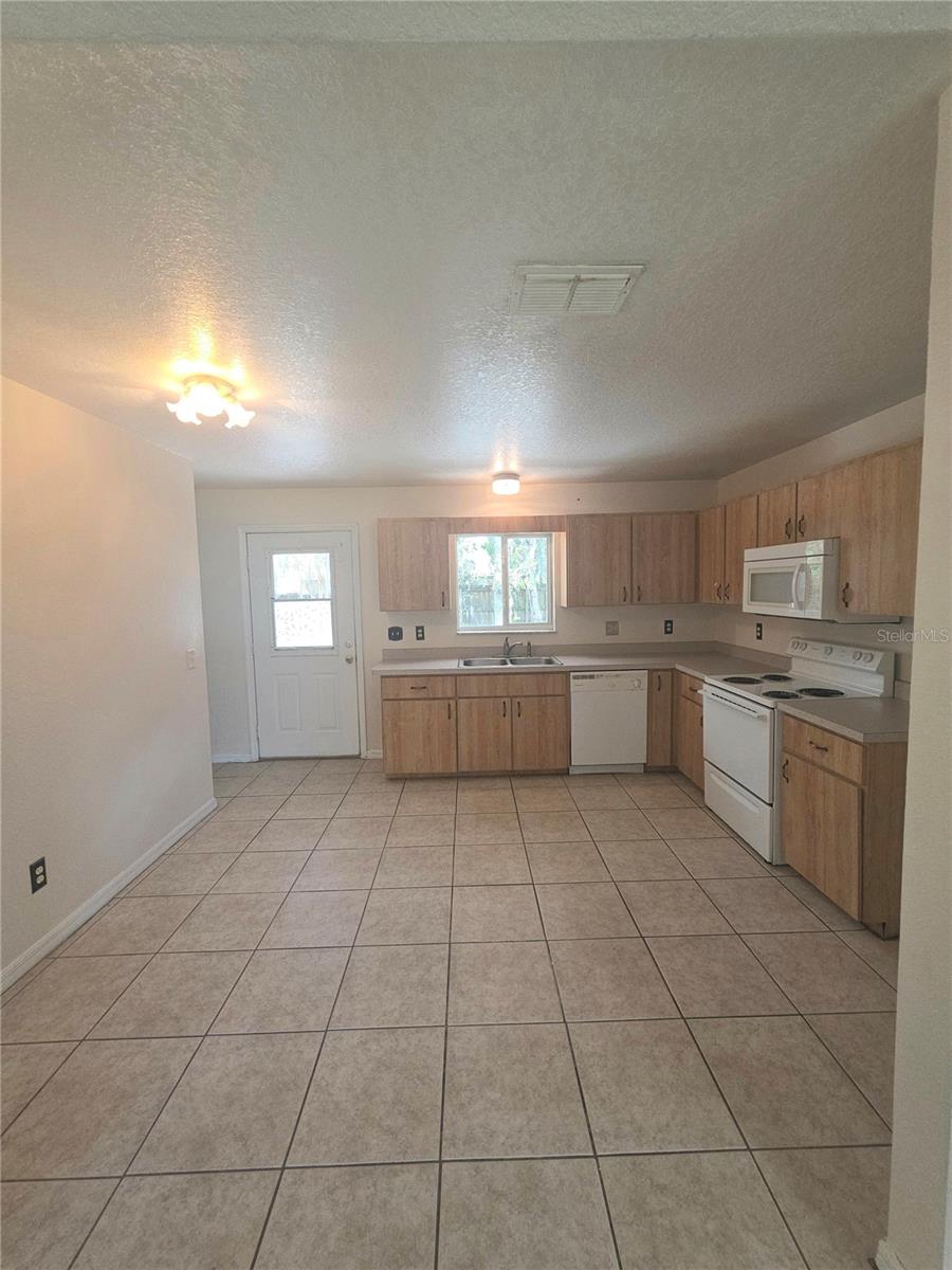 SILVER SPGS SHORES 07 - Residential Lease