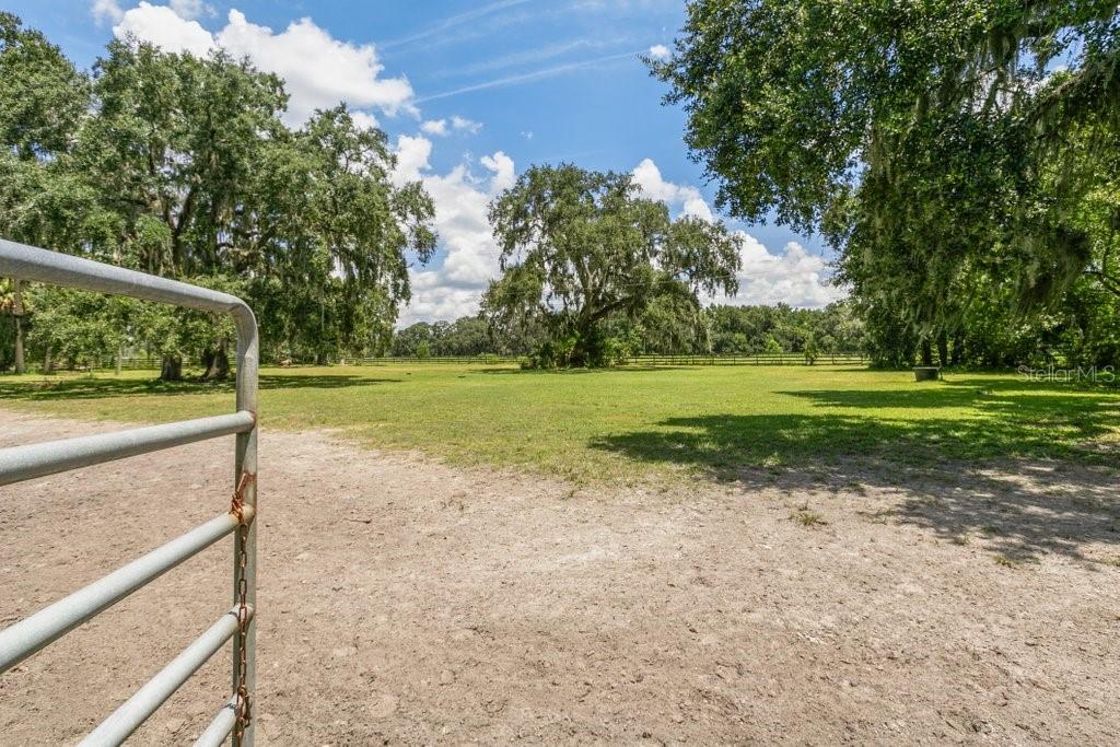 ST JOHNS DEV CO - Land