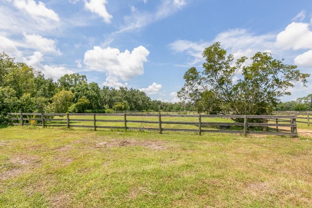 ST JOHNS DEV CO - Land
