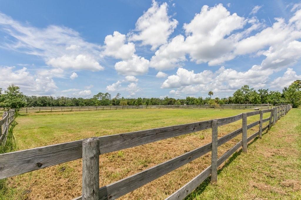 ST JOHNS DEV CO - Land