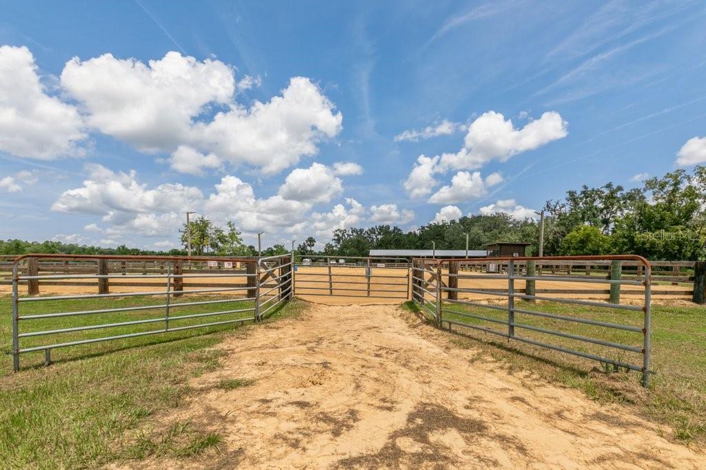 ST JOHNS DEV CO - Land