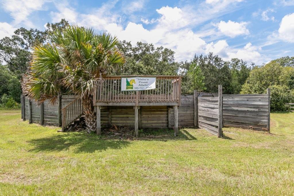 ST JOHNS DEV CO - Land