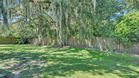 A home in LAKELAND