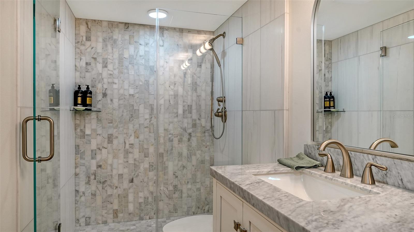 THE SHORE - Residential Lease