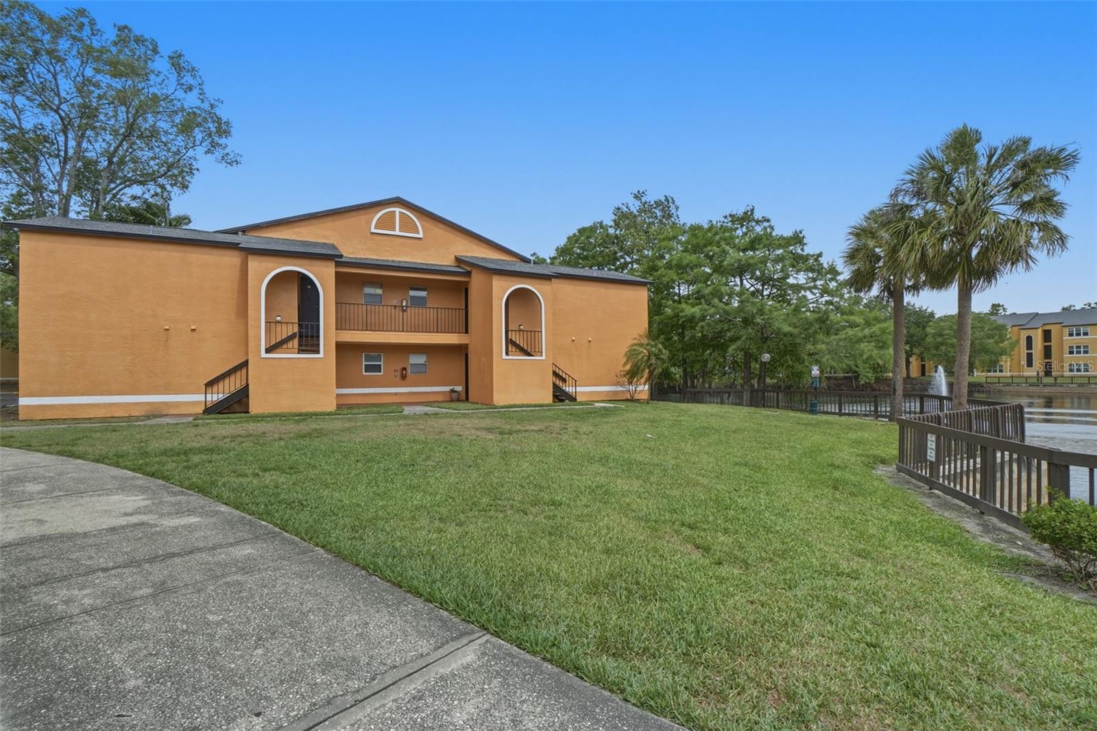 VENETIAN PLACE - Residential