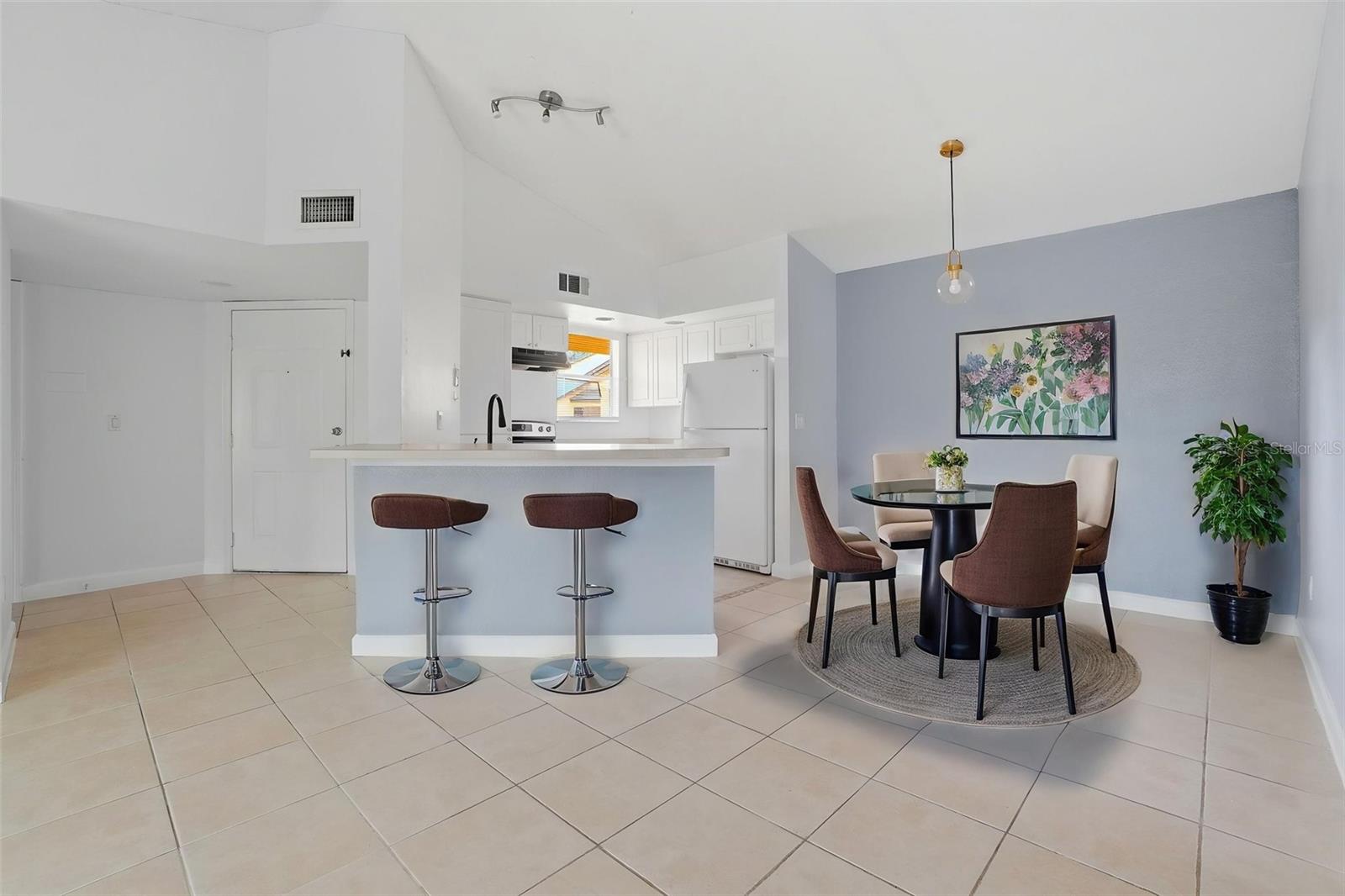 VENETIAN PLACE - Residential