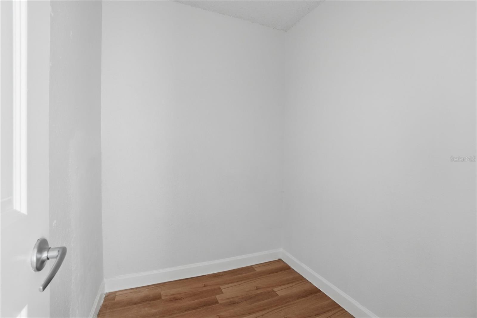 VENETIAN PLACE - Residential