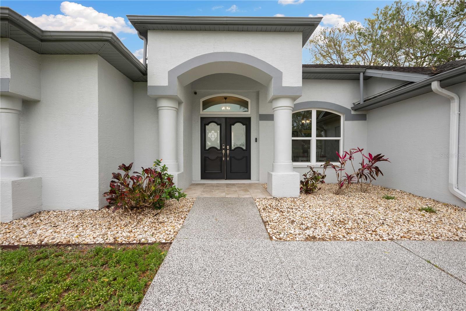 6140 SILVER OAKS DRIVE